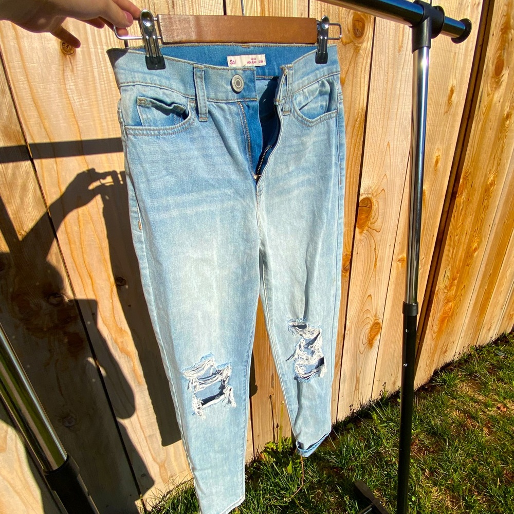 SO jeans!! Mom jeans